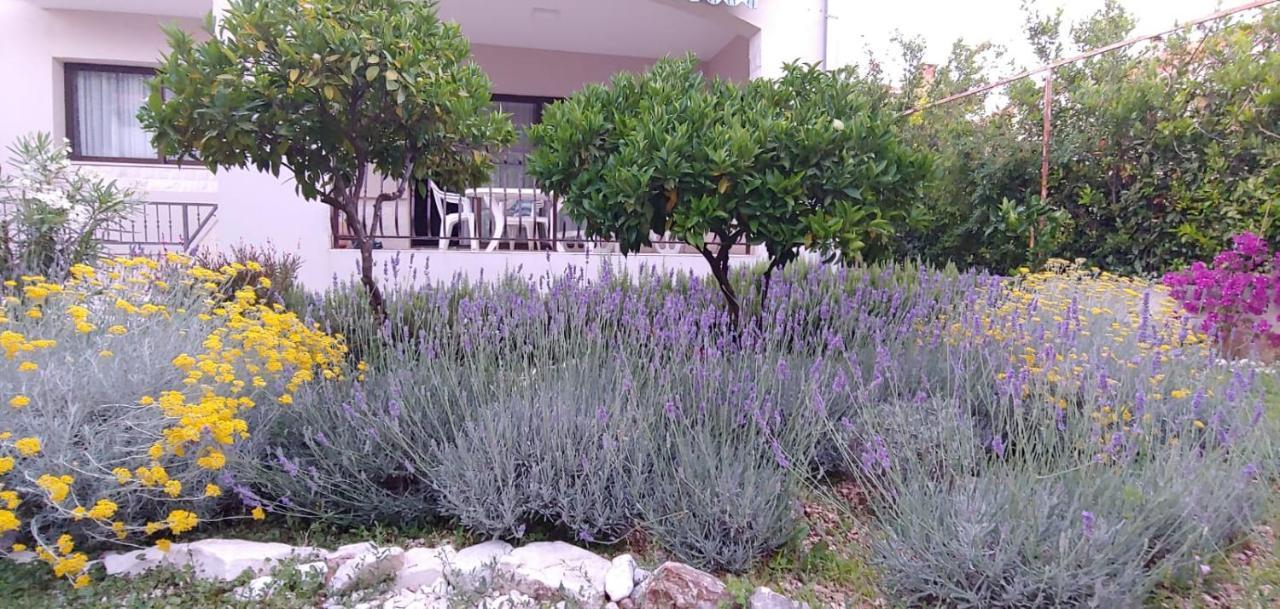 Holiday Home Ruzmarin Trogir Extérieur photo