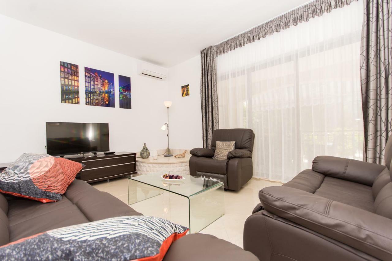 Holiday Home Ruzmarin Trogir Extérieur photo