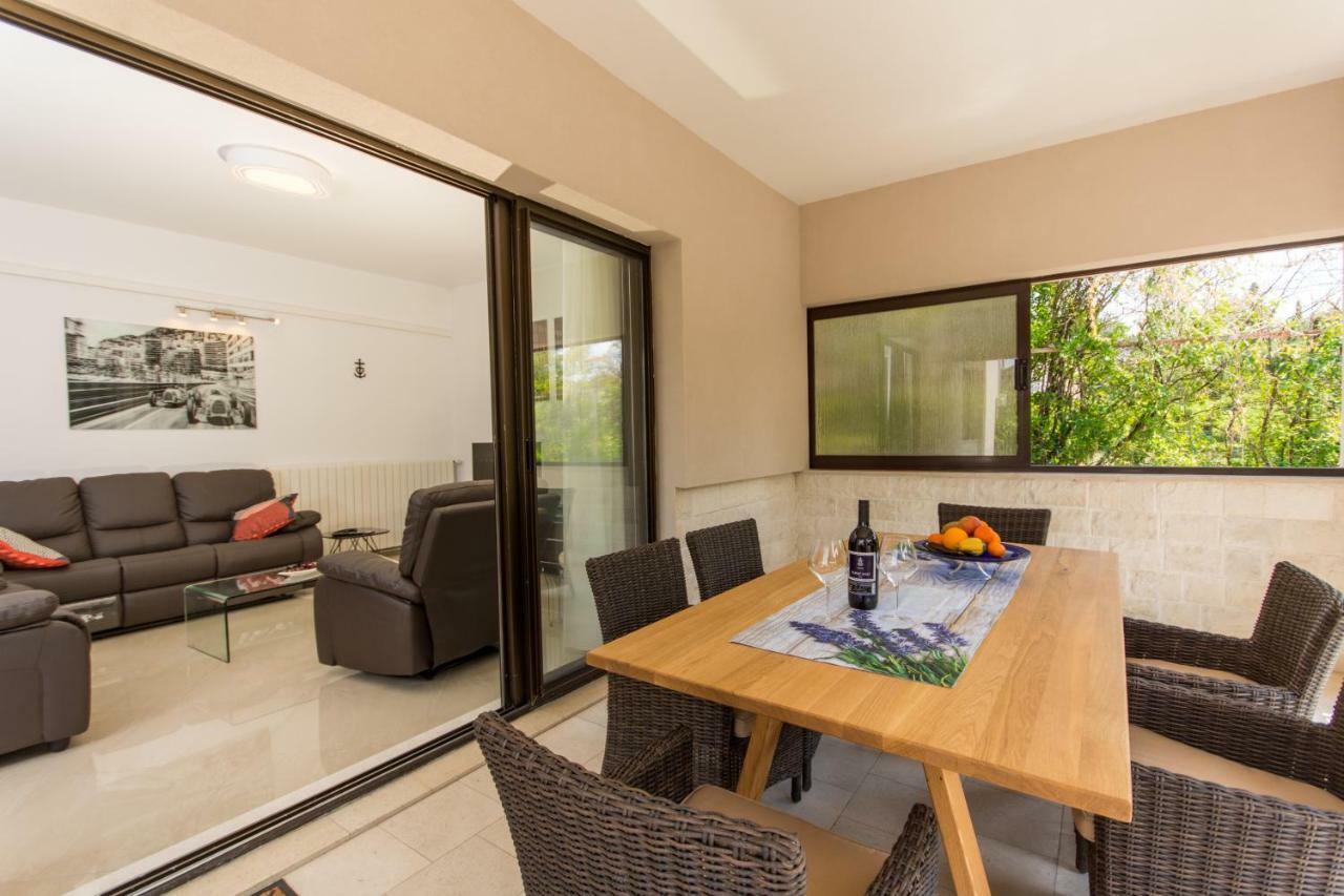 Holiday Home Ruzmarin Trogir Extérieur photo