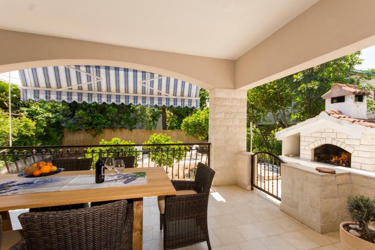 Holiday Home Ruzmarin Trogir Extérieur photo