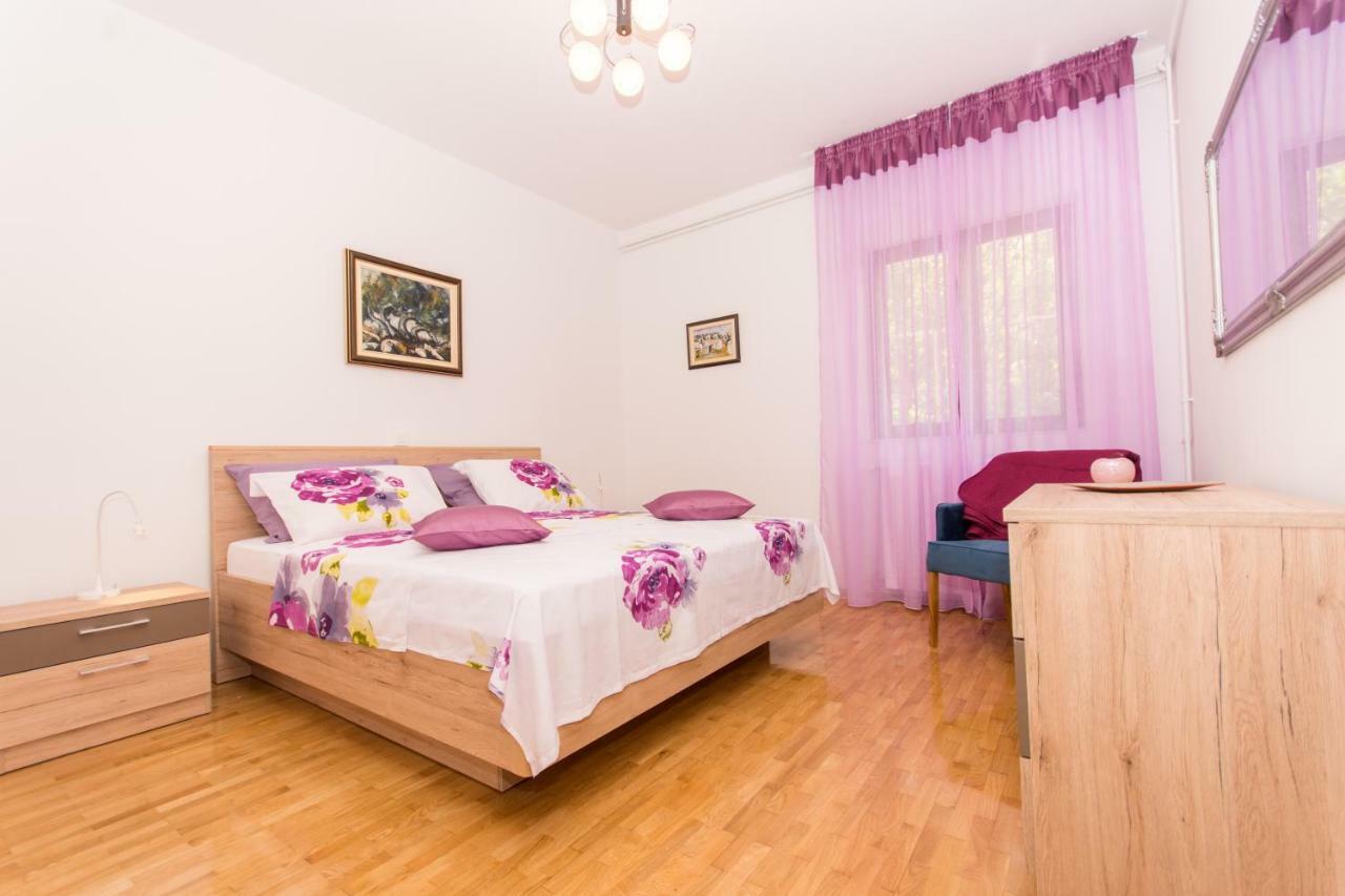 Holiday Home Ruzmarin Trogir Extérieur photo